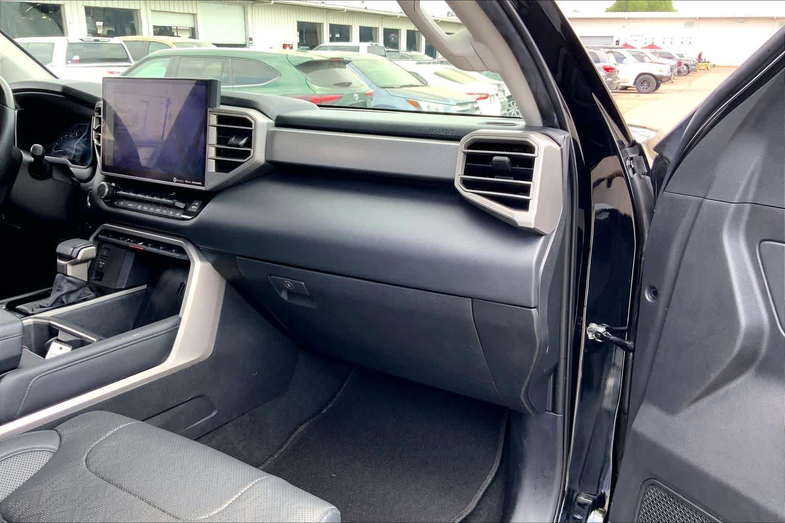 Used 2022 Toyota Tundra Limited AWD/4WD image 17