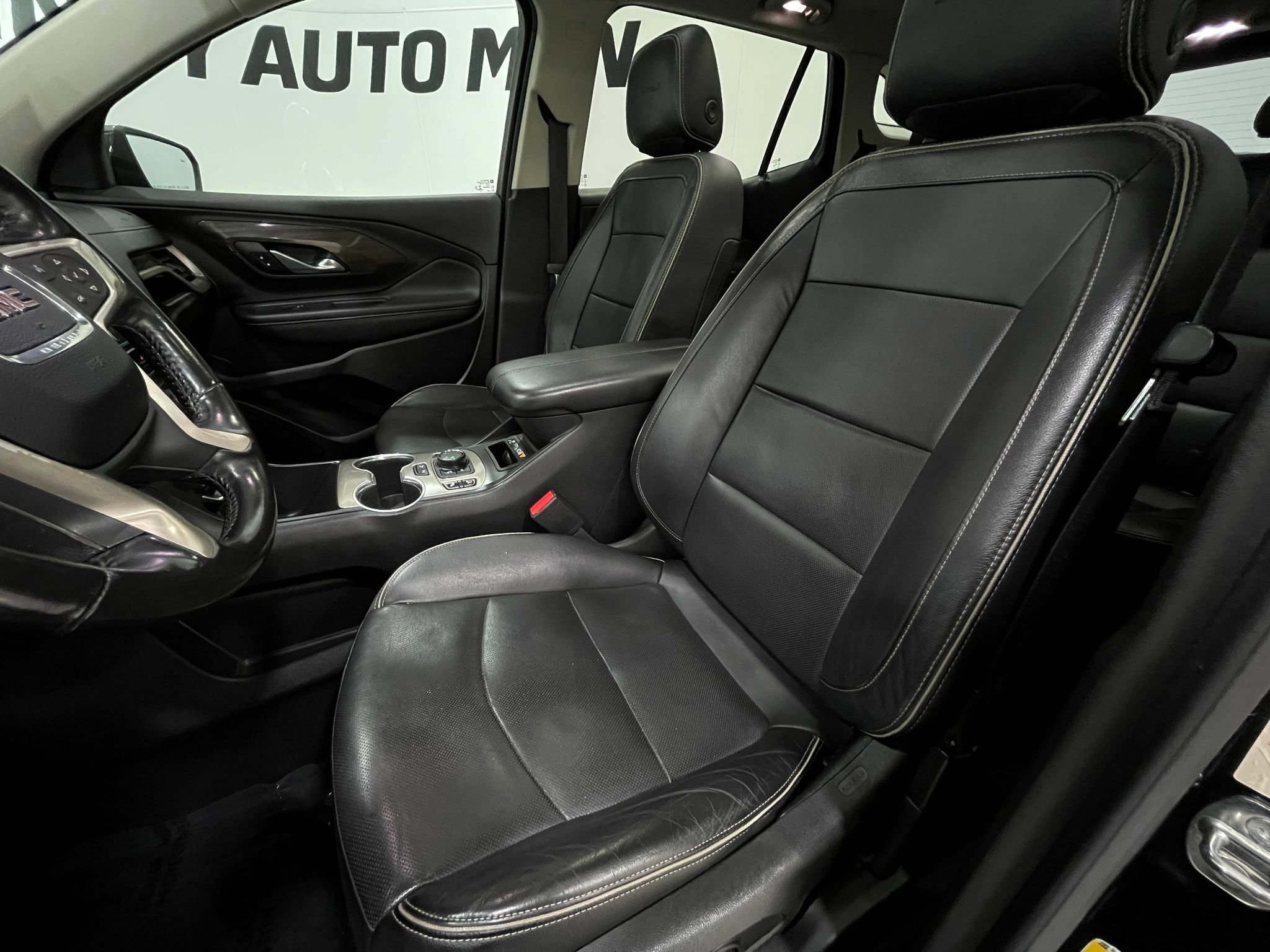 Used 2019 GMC Terrain Denali w/ GMC Pro Grade Package AWD/4WD image 14