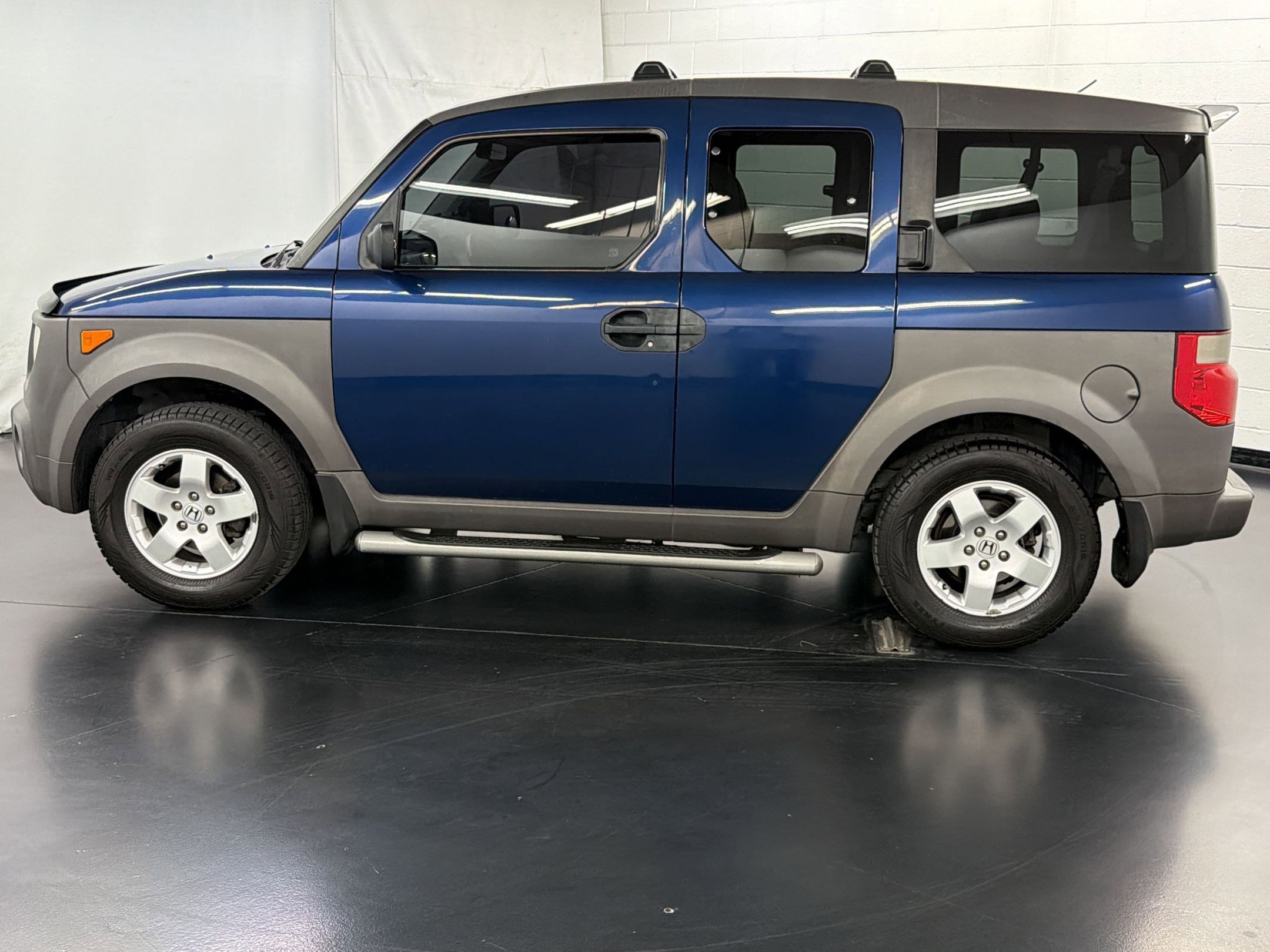 Used 2003 Honda Element EX image 2