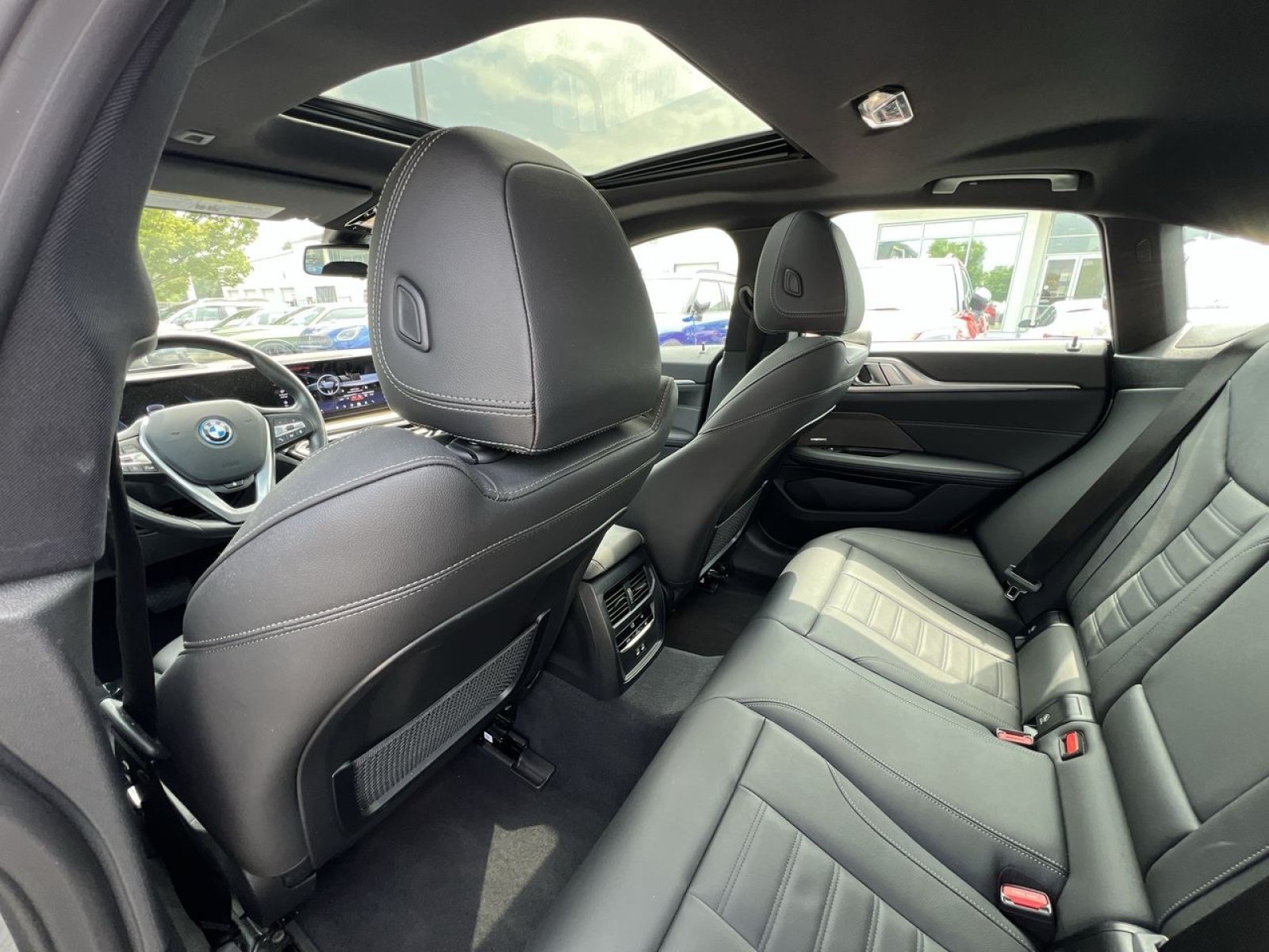 Used 2024 BMW i4 eDrive35 w/ Premium Package RWD image 27