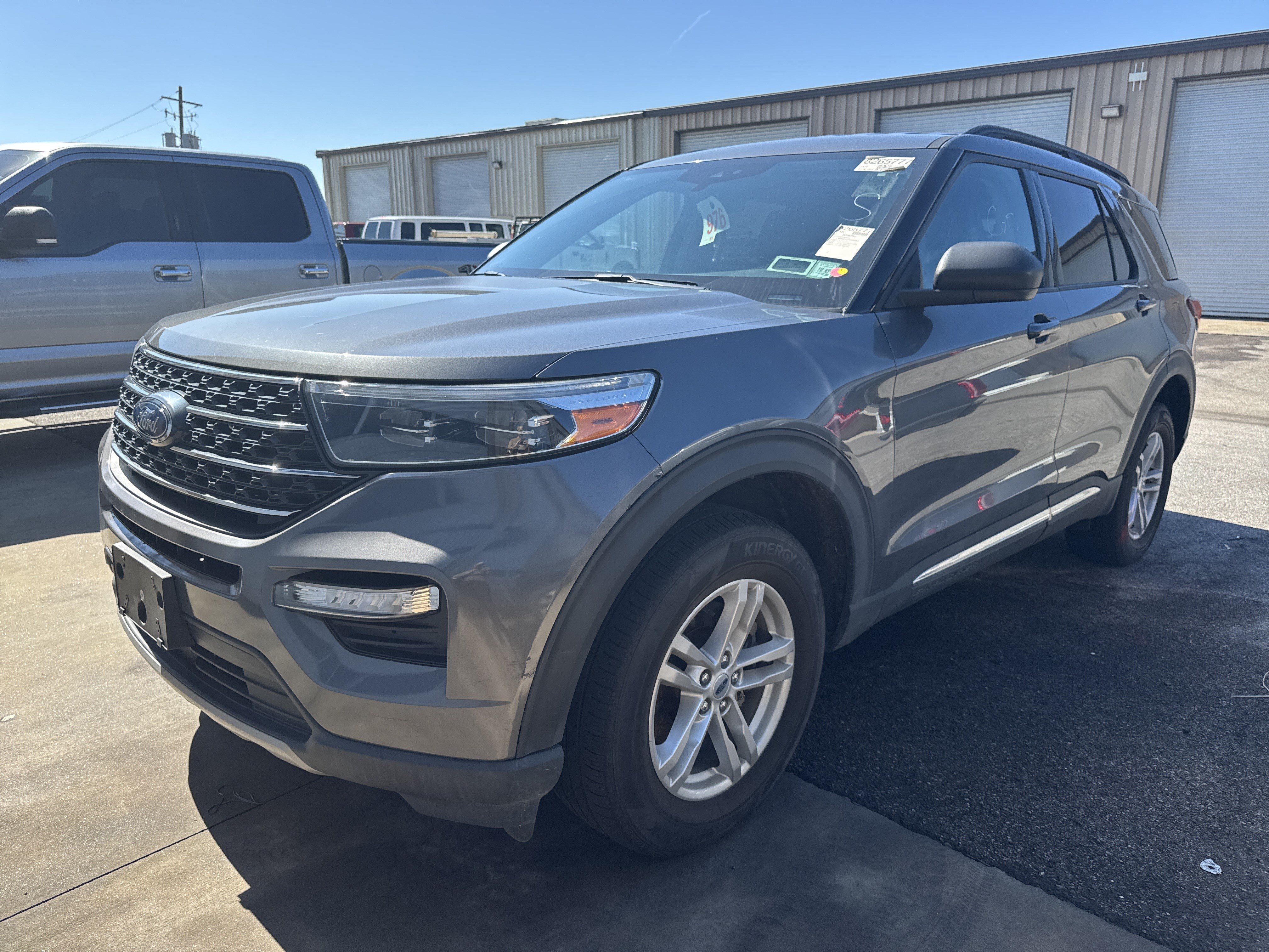 Certified 2023 Ford Explorer XLT w/ Equipment Group 202A AWD/4WD image 1