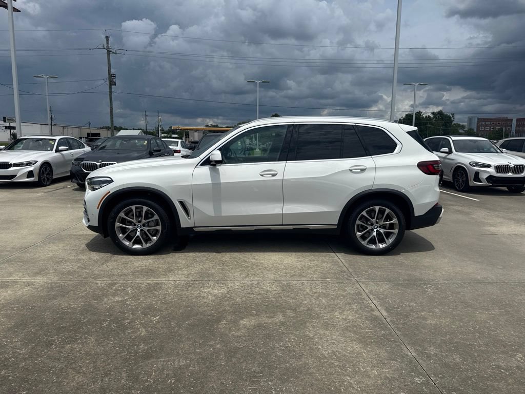 Used 2022 BMW X5 sDrive40i w/ Premium Package RWD image 2