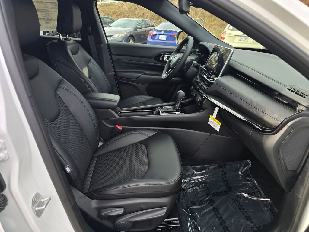 New 2026 Jeep Compass Latitude AWD/4WD image 25
