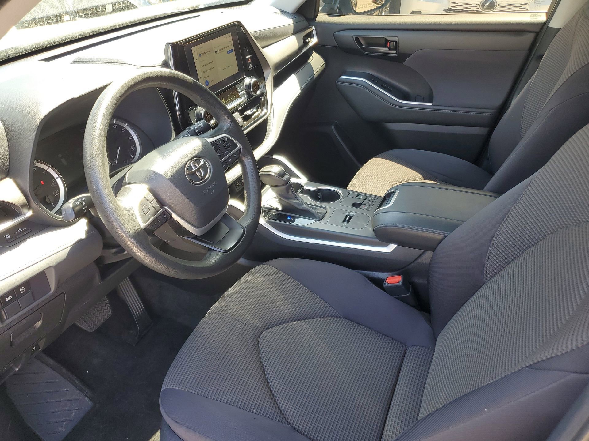Used 2023 Toyota Highlander L image 20