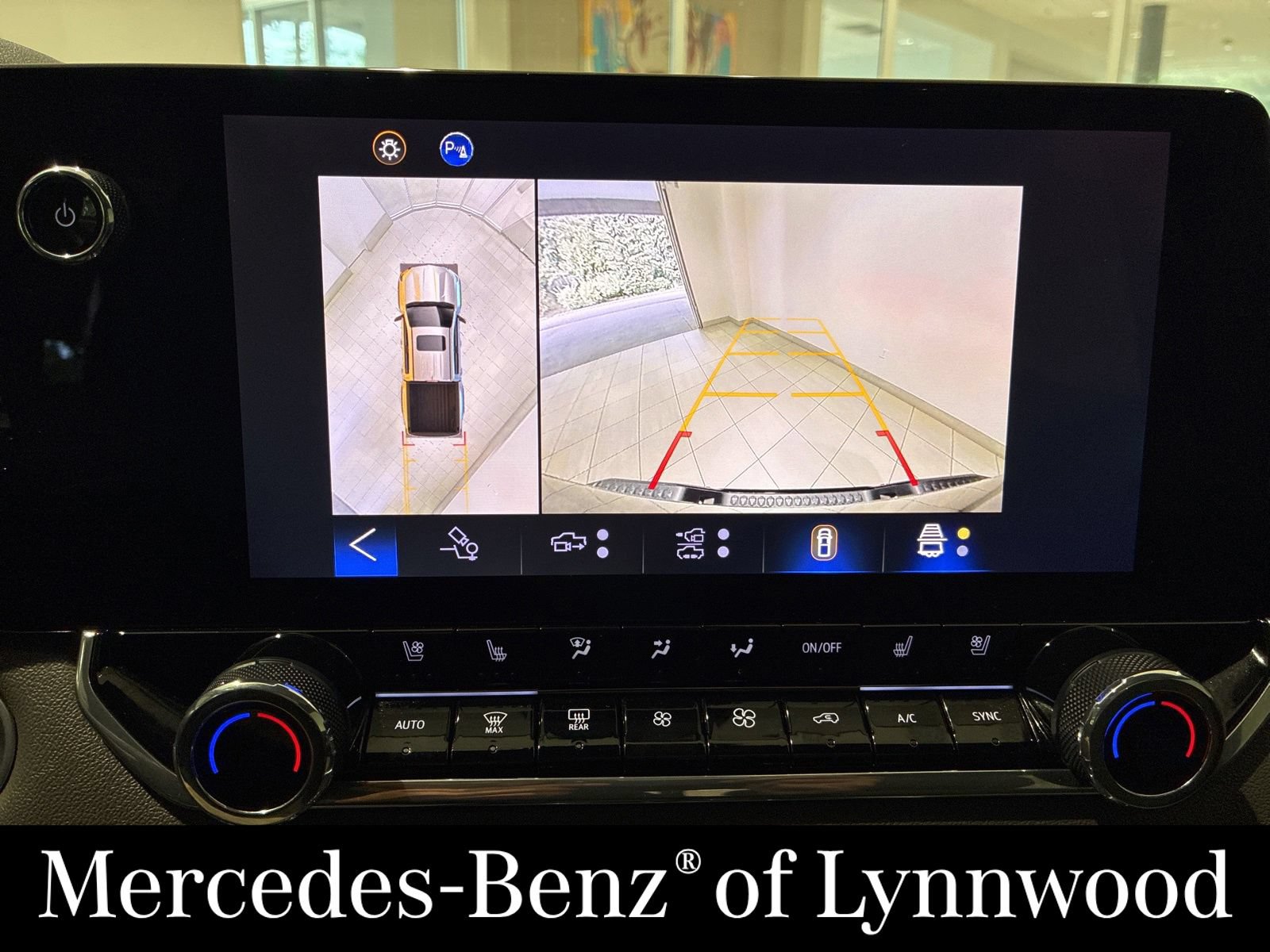Used 2024 Chevrolet Colorado ZR2 w/ ZR2 Convenience Package III AWD/4WD image 25