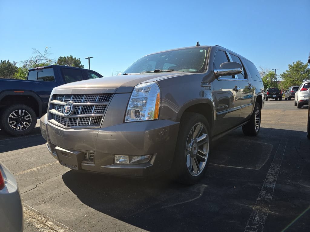 Used 2014 Cadillac Escalade ESV Premium AWD/4WD image 3