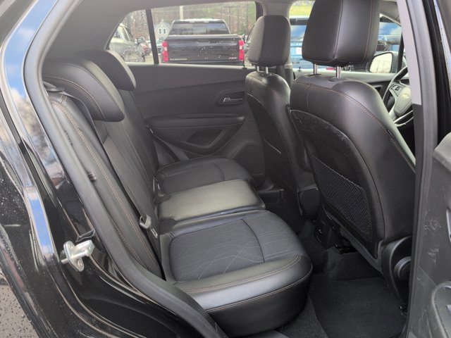 Used 2019 Chevrolet Trax LT w/ Sun & Sound Package image 27