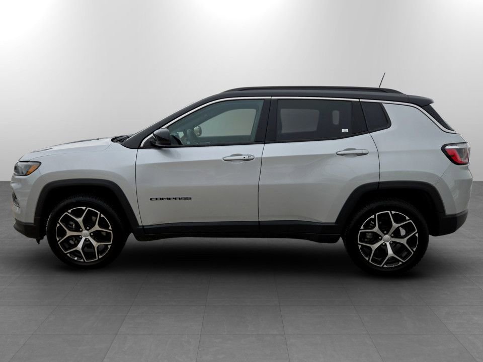 Used 2024 Jeep Compass Limited image 10