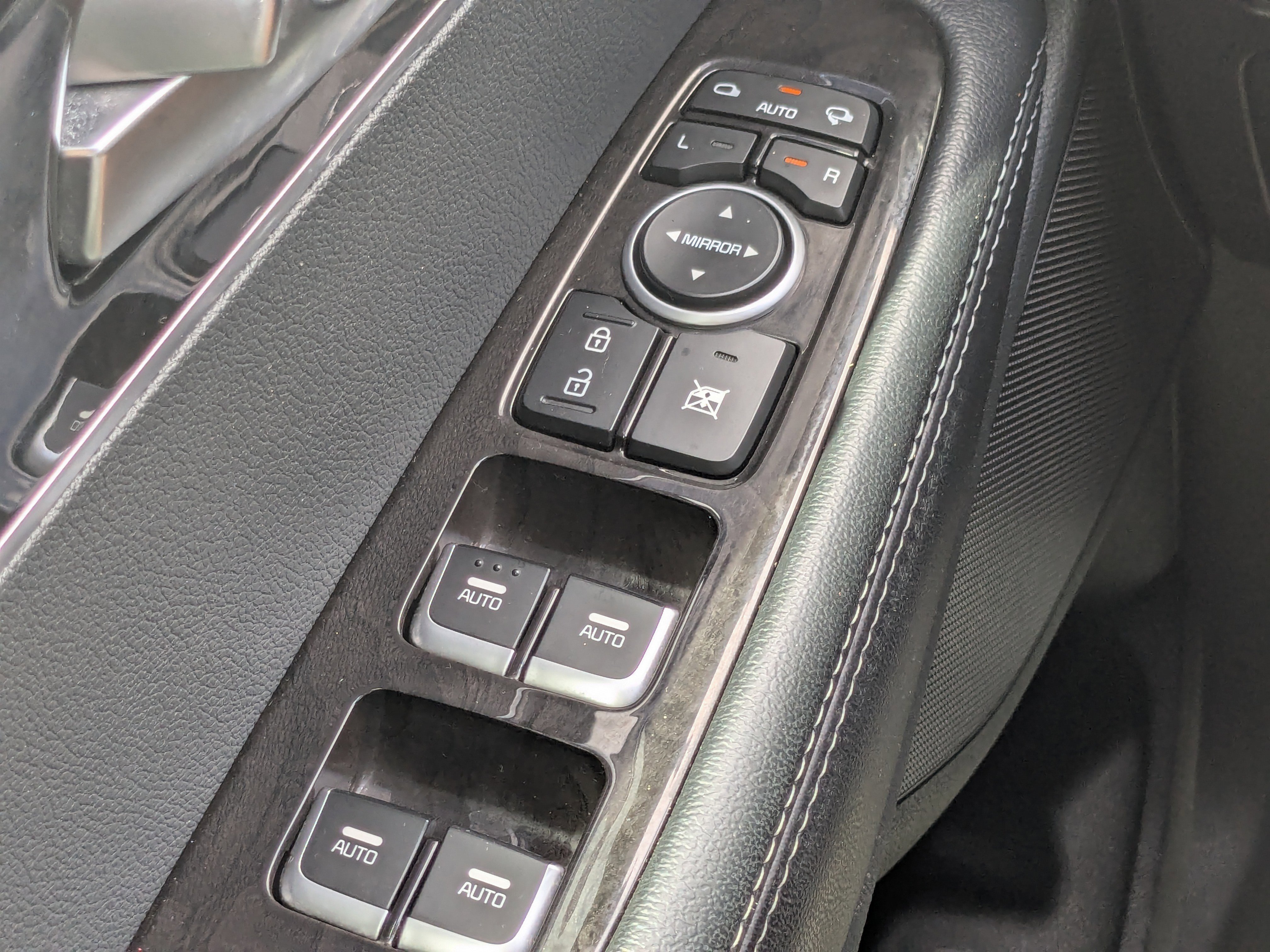 Used 2018 Kia Sorento EX image 33