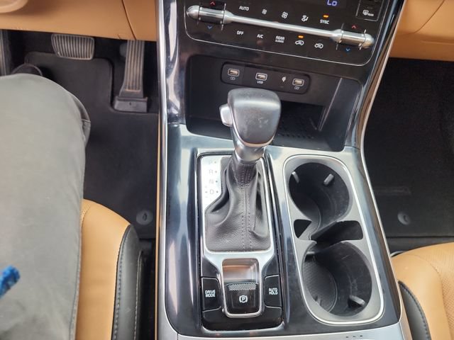 Used 2022 Kia Carnival EX FWD image 16