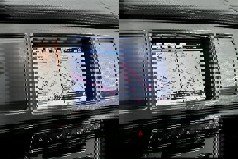 Used 2015 Jaguar XF Portfolio image 30