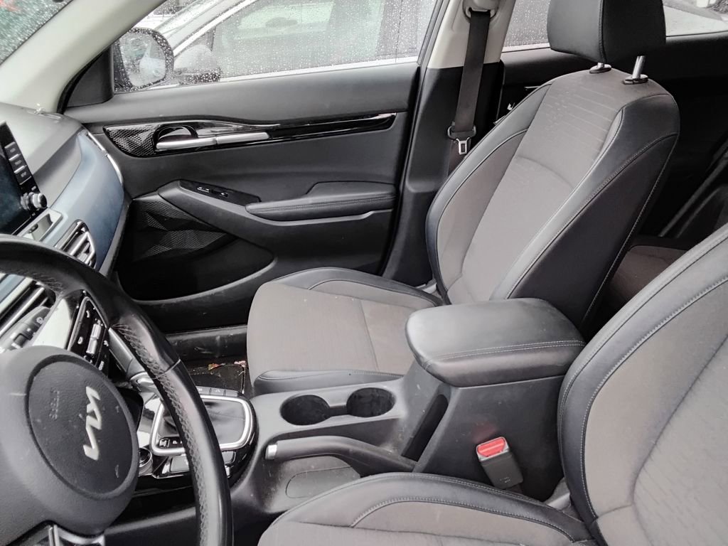 Used 2023 Kia Seltos S image 8
