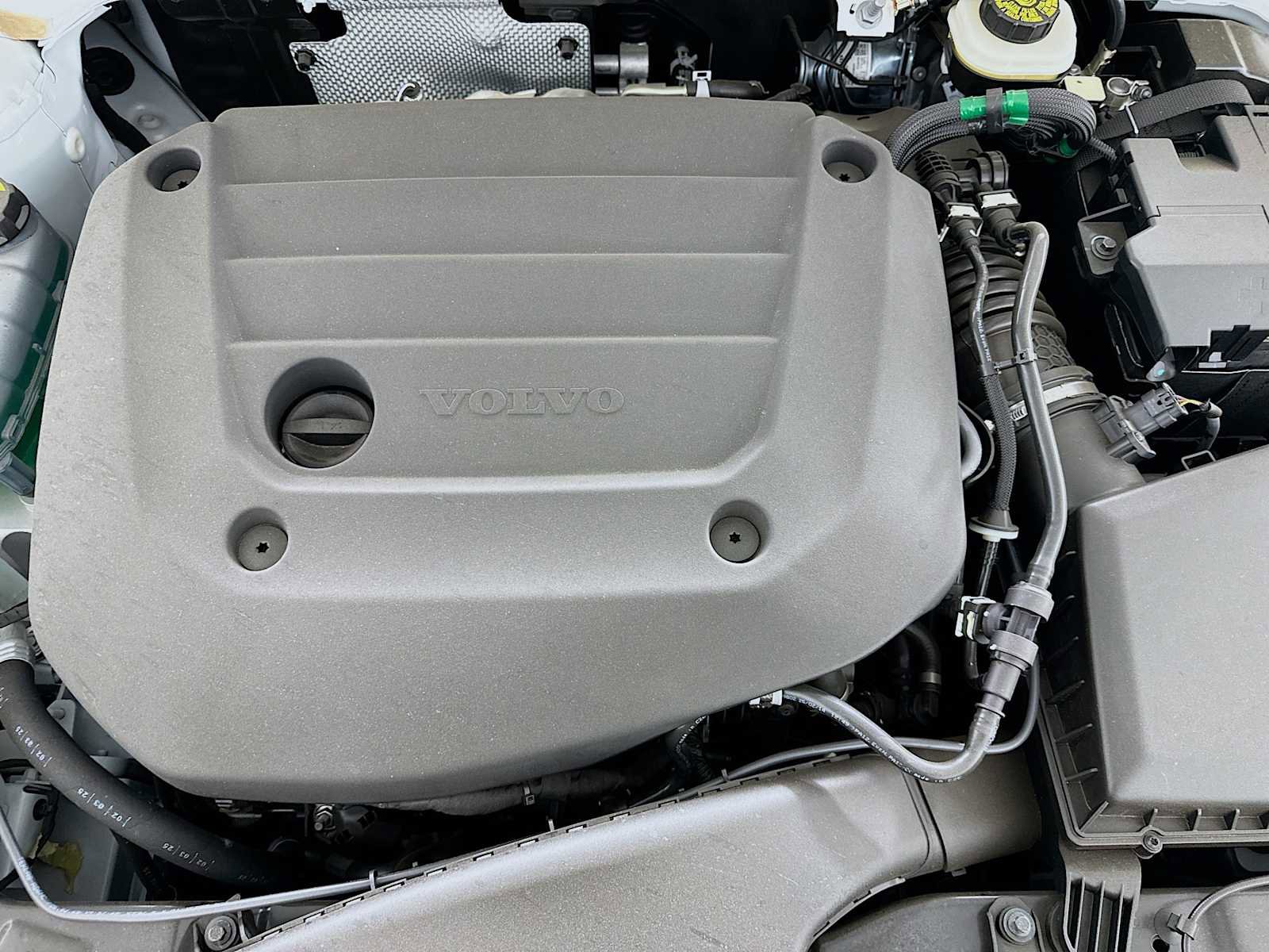 Used 2025 Volvo XC40 B5 Plus w/ Climate Package image 29