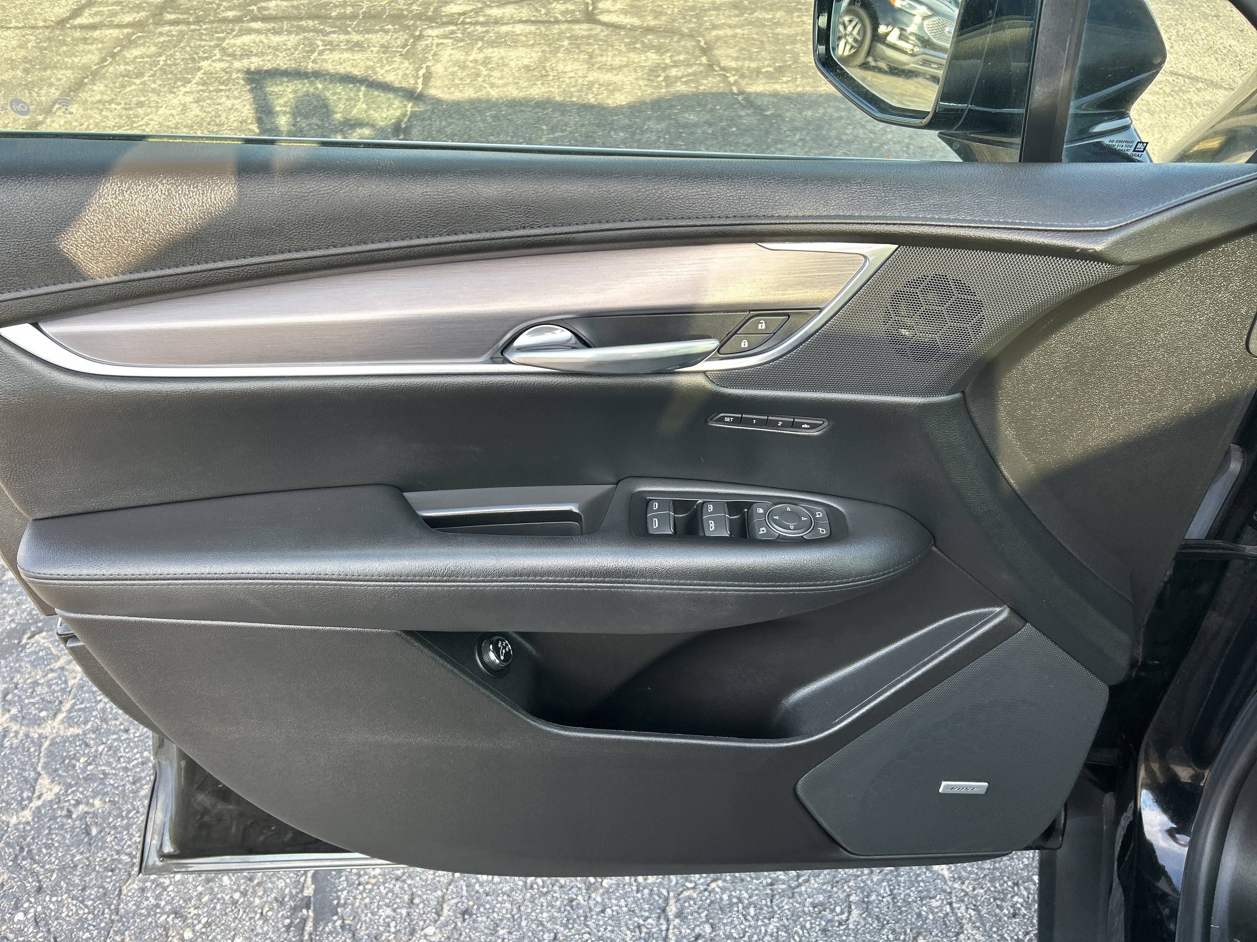 Used 2018 Cadillac XT5 Luxury w/ Driver Awareness Package AWD/4WD image 13