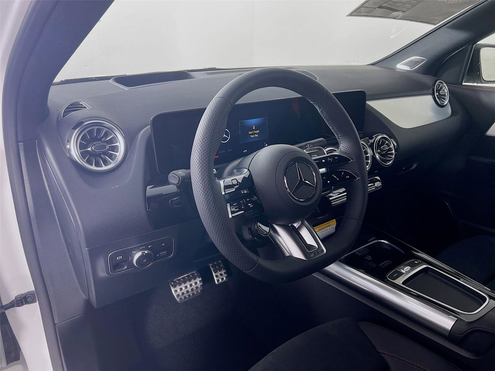New 2026 Mercedes-Benz GLA 35 AMG 4MATIC image 10