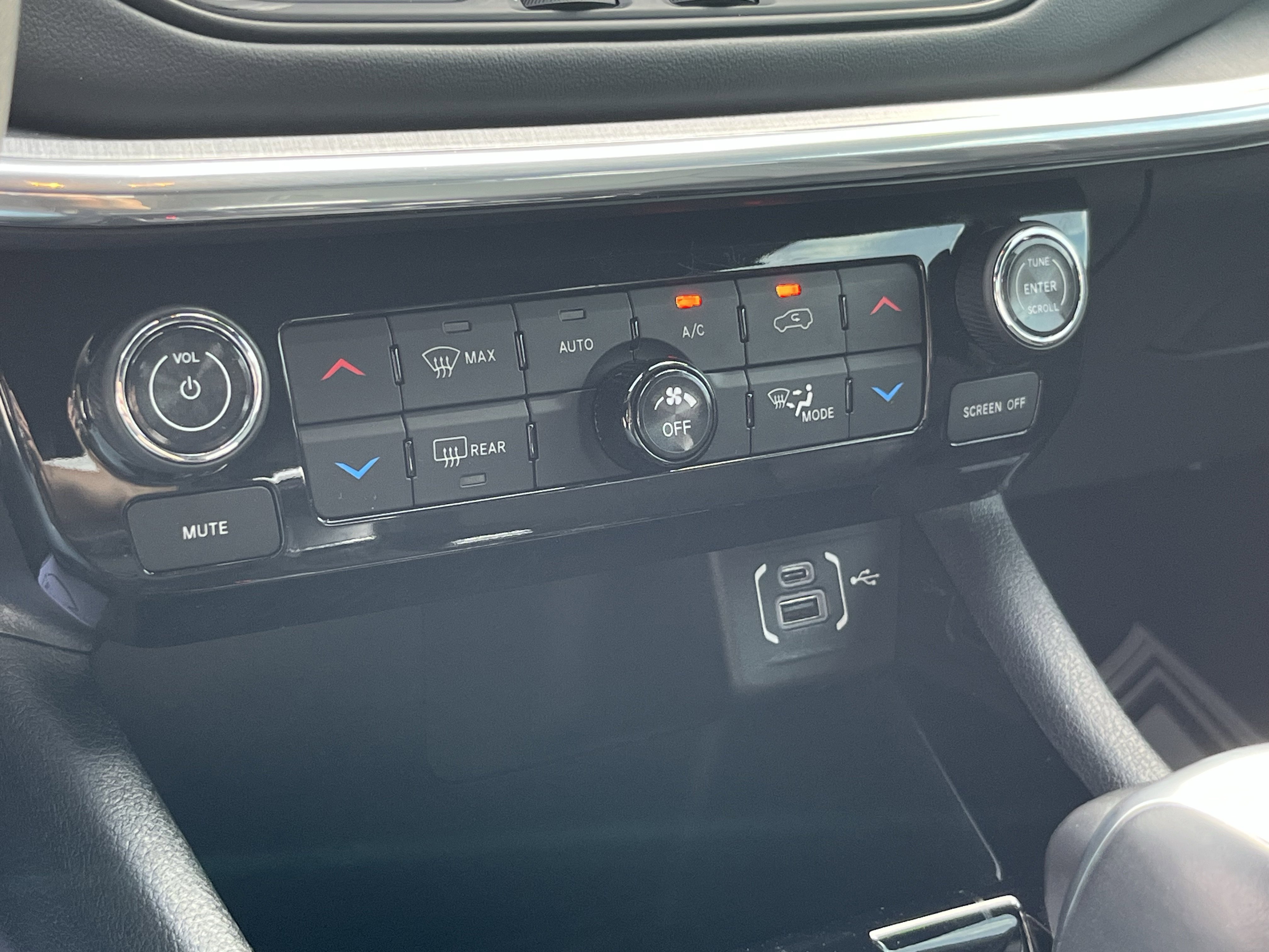 Used 2023 Jeep Compass High Altitude image 30