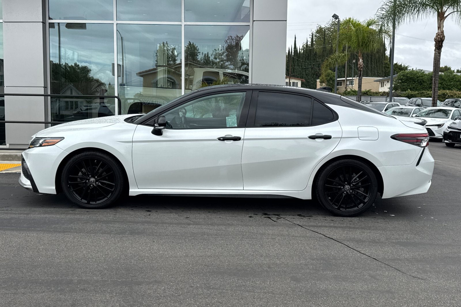 Certified 2022 Toyota Camry XSE FWD image 9