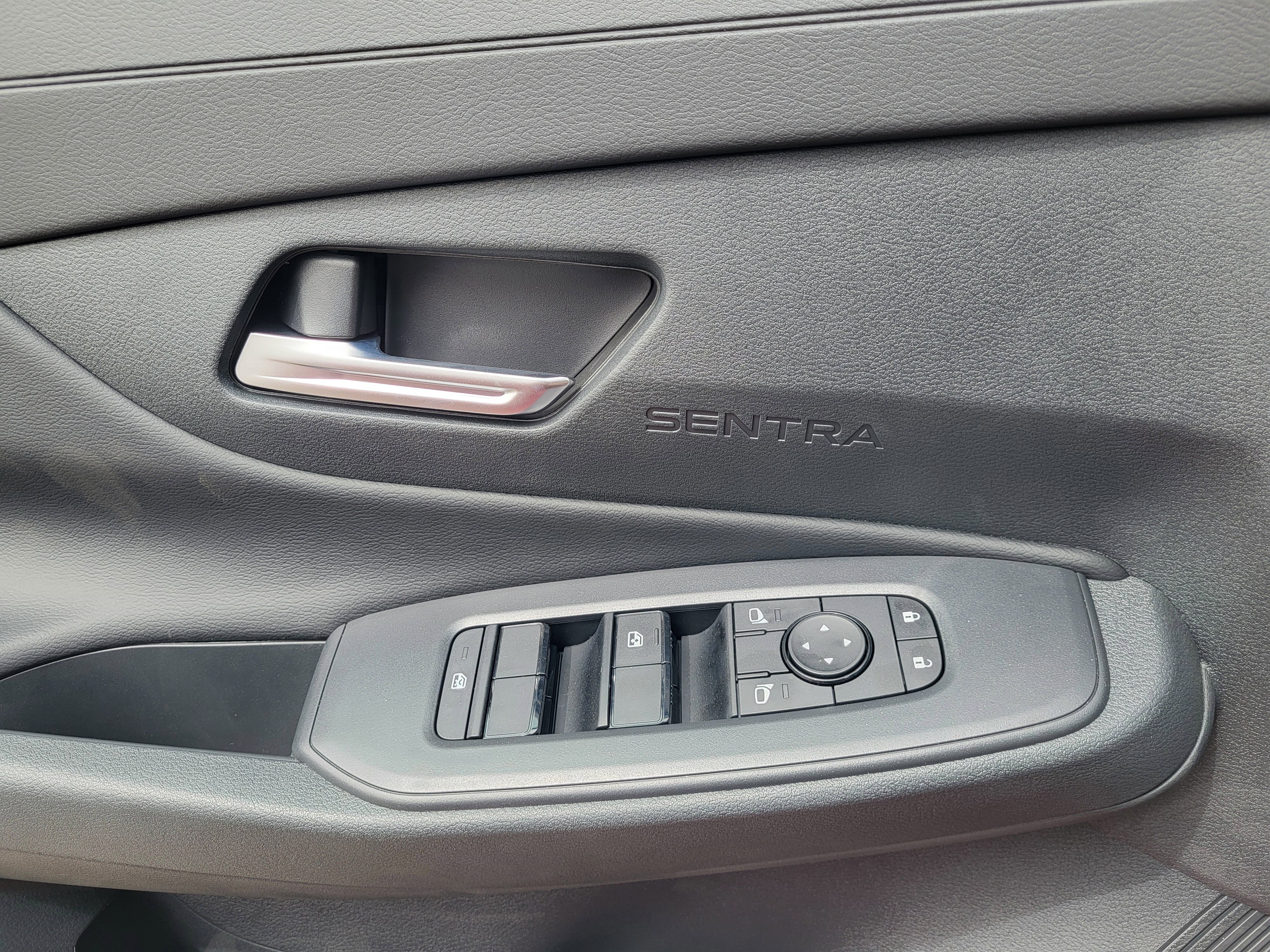 New 2026 Nissan Sentra SV w/ SV Convenience Package FWD image 17