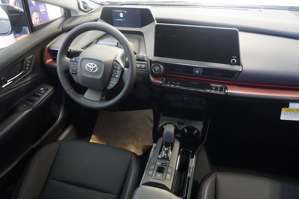 New 2026 Toyota Prius Plug-In Hybrid FWD image 30
