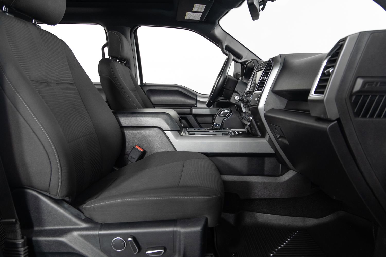 Used 2015 Ford F150 XLT w/ Equipment Group 302A Luxury image 26