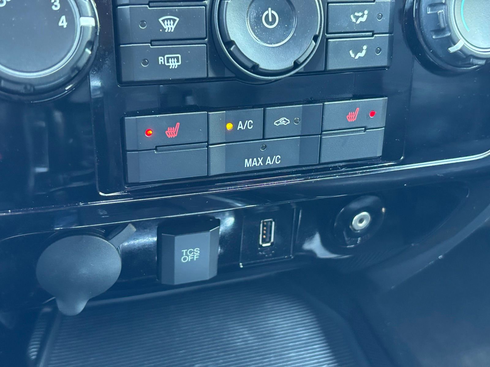 Used 2011 Ford Escape Limited FWD image 7