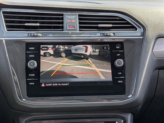 Used 2020 Volkswagen Tiguan SEL AWD/4WD image 14