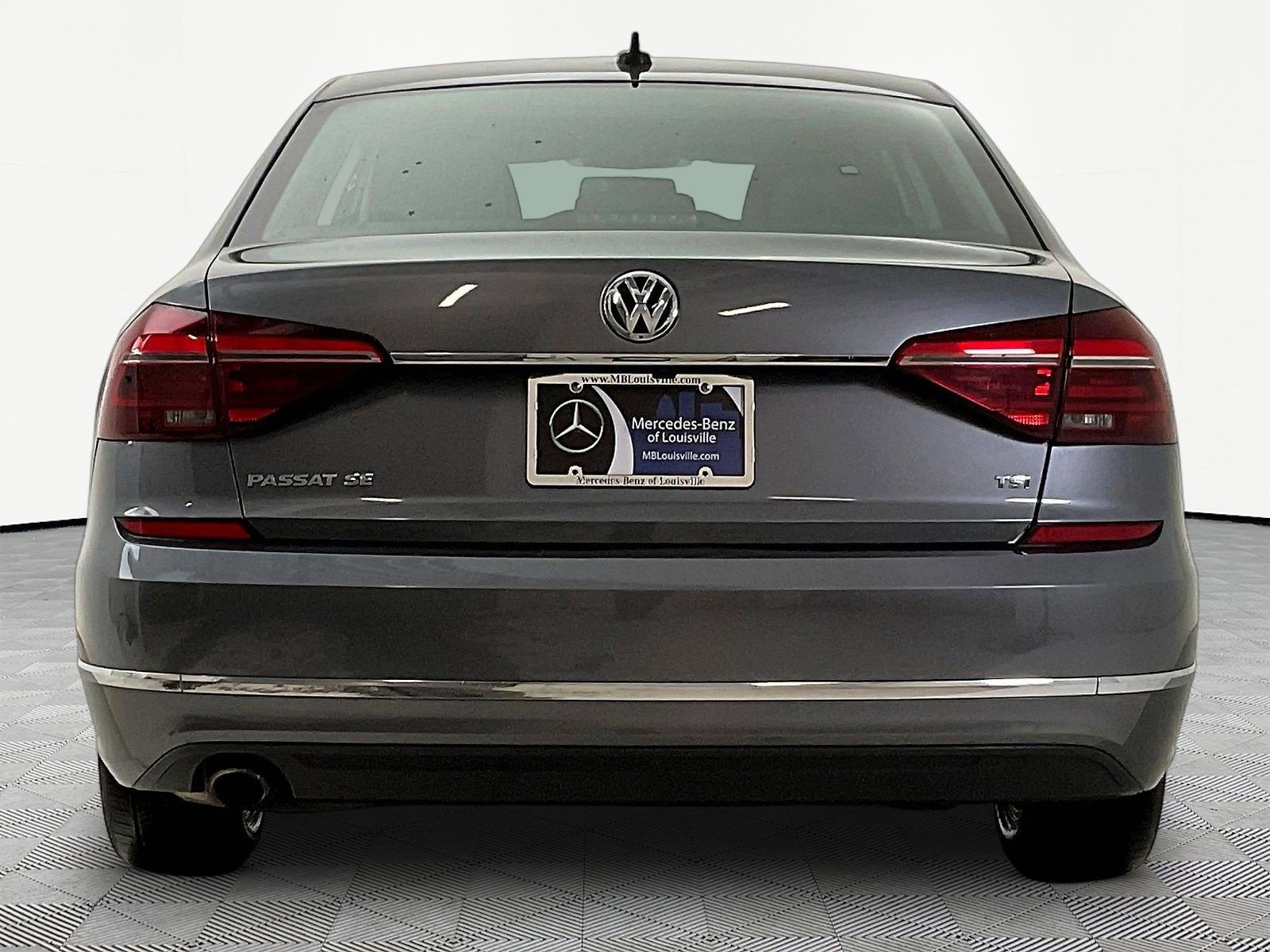 Used 2017 Volkswagen Passat 1.8T SE w/ SE Lighting Package FWD image 5