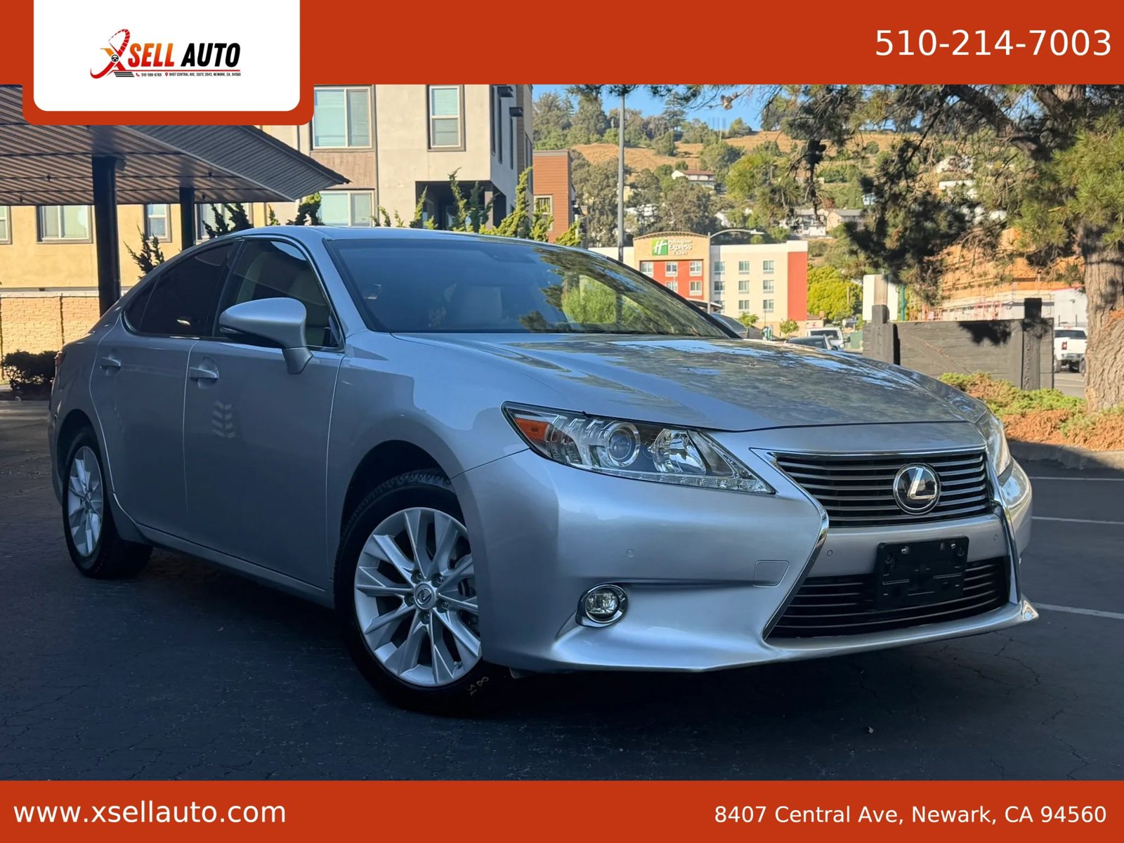 Used 2015 Lexus ES 300h w/ Navigation System Package