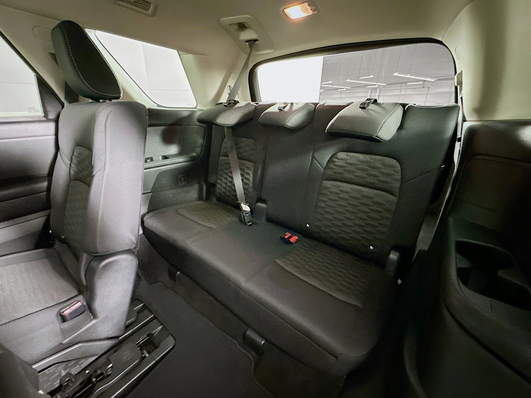 Used 2024 Nissan Pathfinder SV image 31