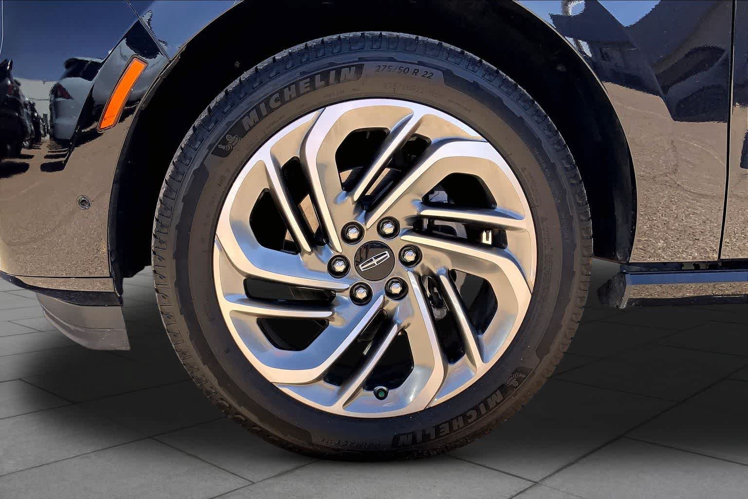 Used 2025 Lincoln Navigator Reserve AWD/4WD image 21