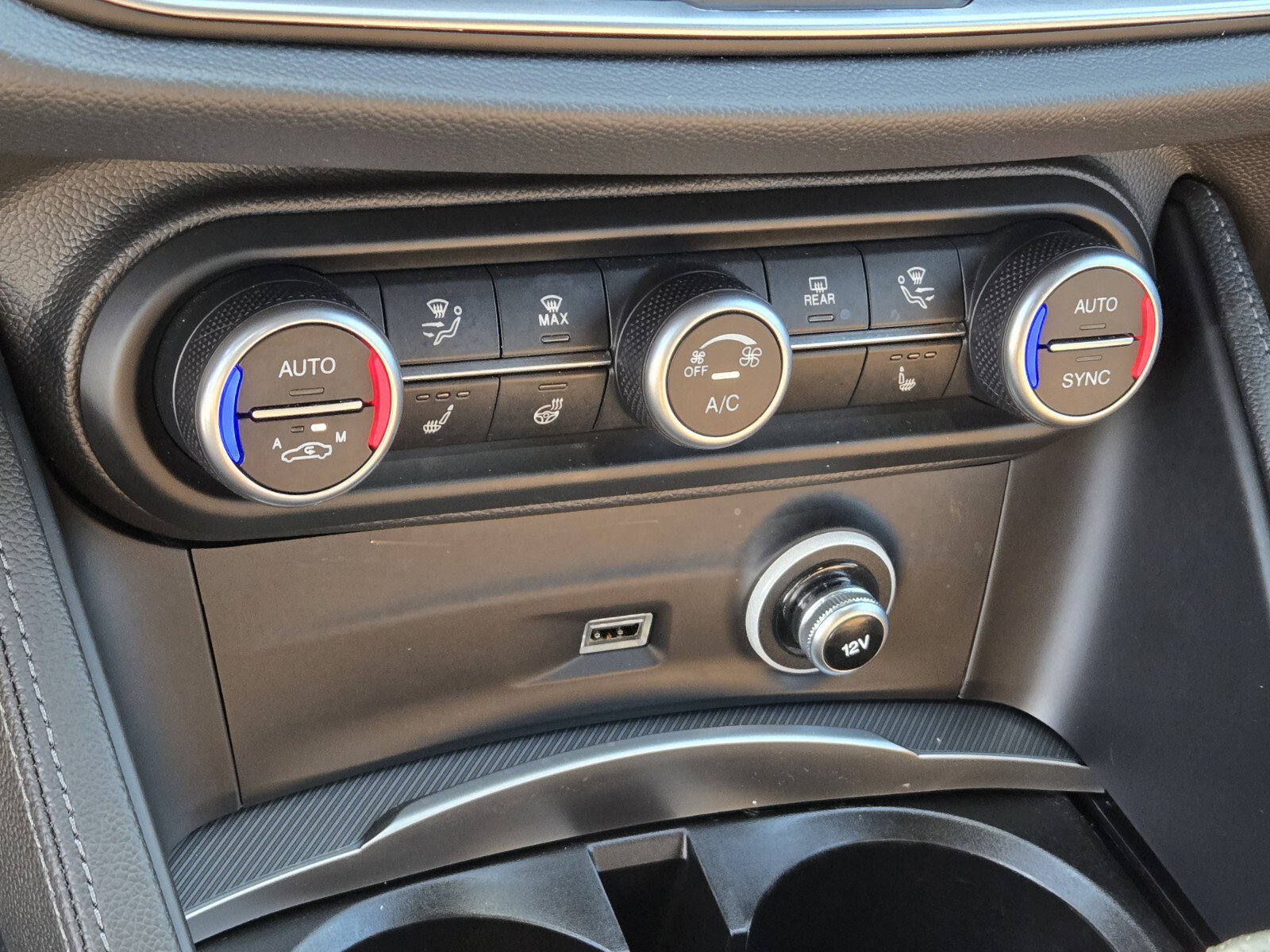 Used 2024 Alfa Romeo Stelvio Ti image 20