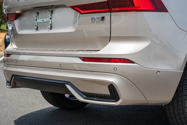 New 2026 Volvo XC60 B5 Plus w/ Protection Package Premier AWD/4WD image 9