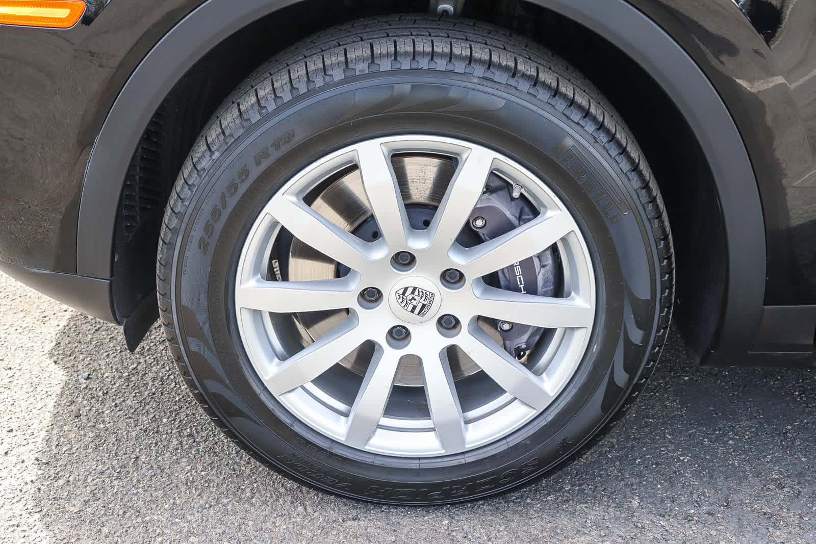 Used 2021 Porsche Cayenne w/ Driver Memory Package image 10