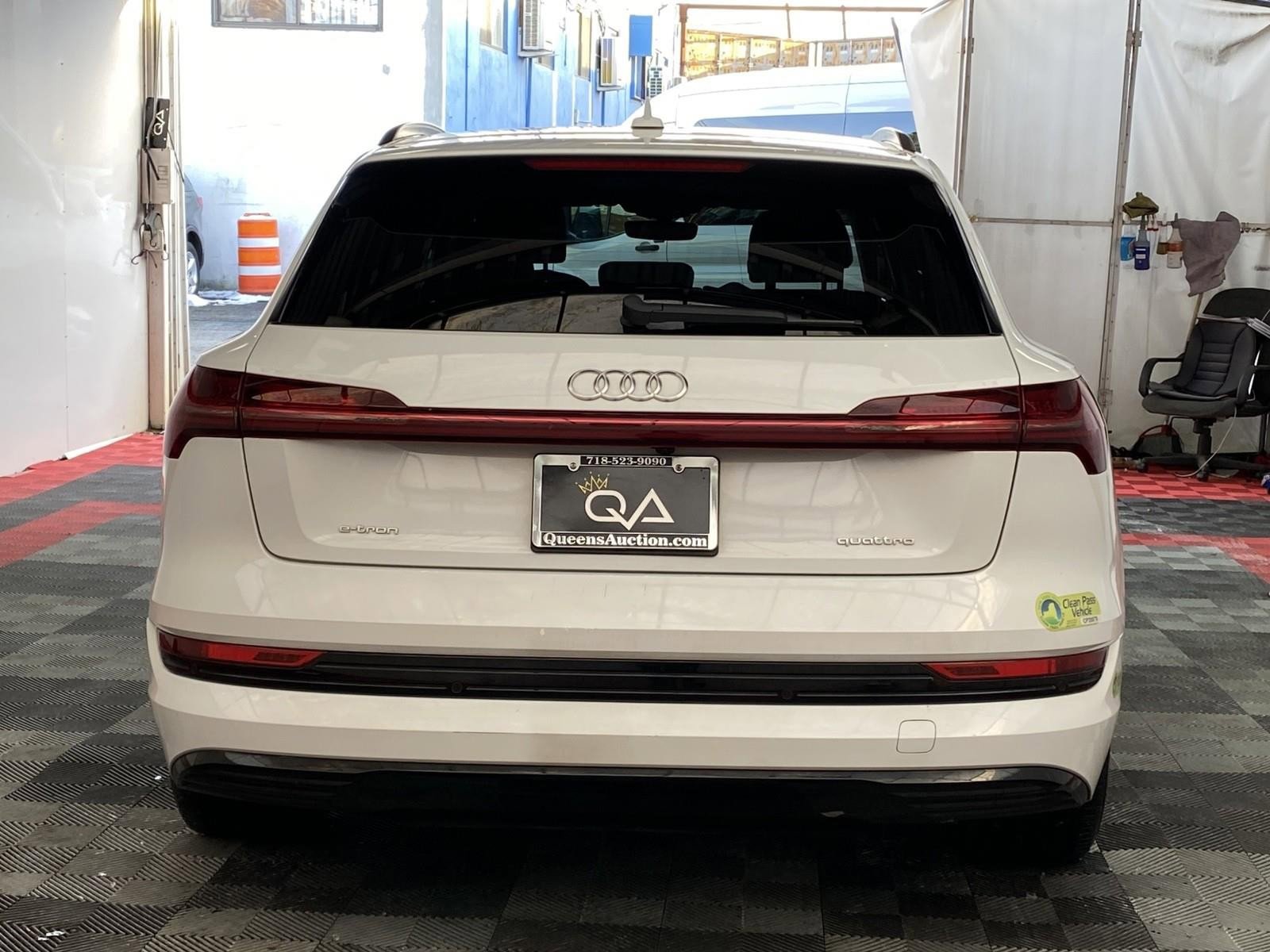 Used 2022 Audi e-tron Premium image 5