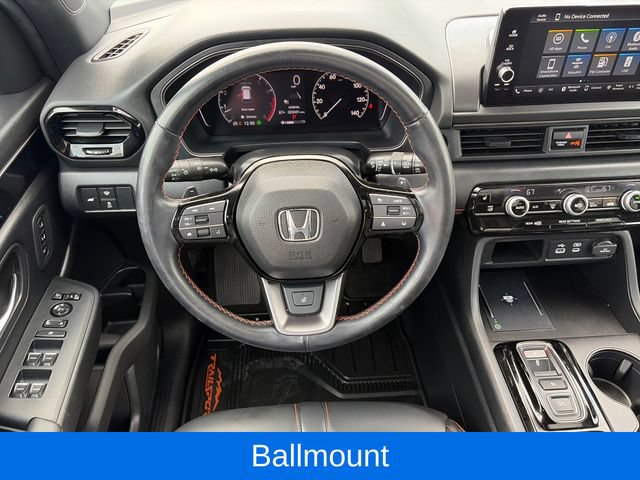 Used 2025 Honda Pilot TrailSport image 14