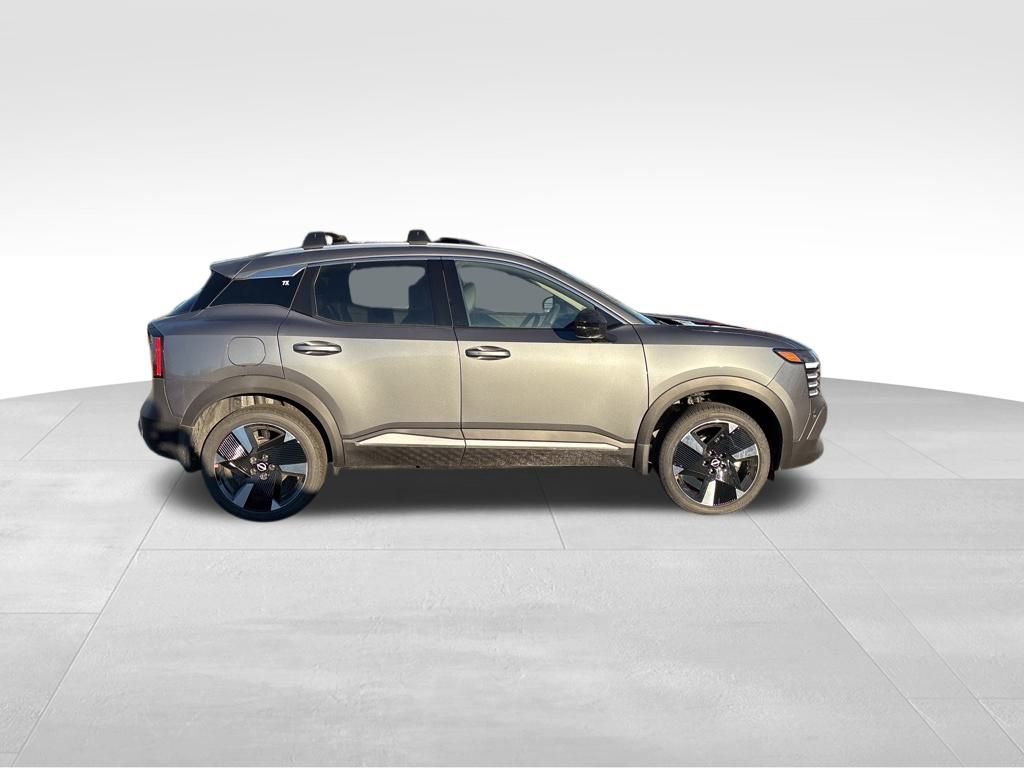 New 2026 Nissan Kicks SR w/ Cold Weather Package FWD image 5