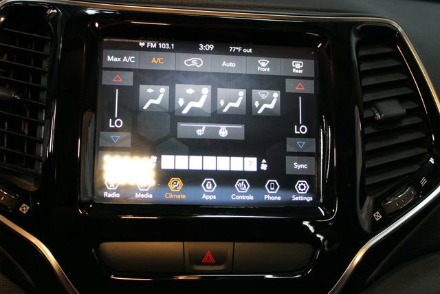 Used 2020 Jeep Cherokee Limited AWD/4WD image 25