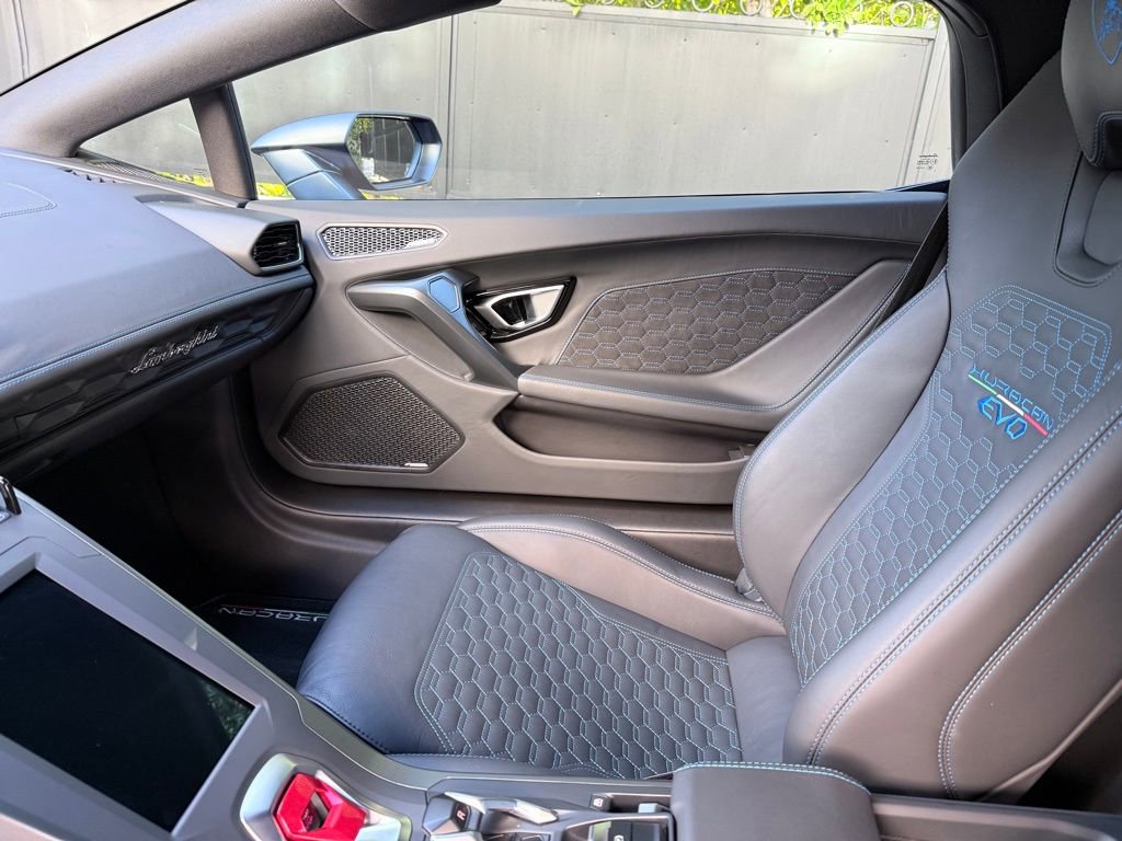 Used 2023 Lamborghini Huracan EVO image 30