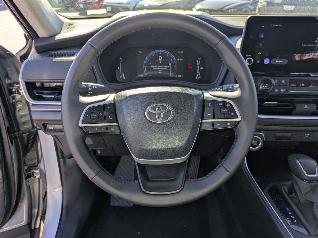 Used 2025 Toyota Grand Highlander AWD image 18