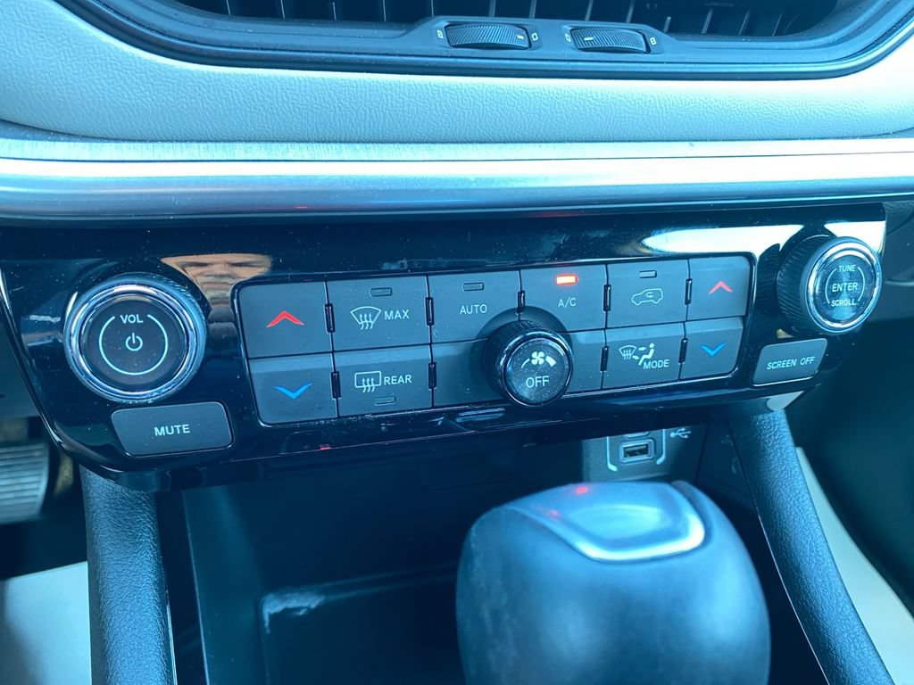 Certified 2025 Jeep Compass Limited AWD/4WD image 28