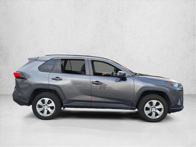 Used 2021 Toyota RAV4 LE FWD image 4