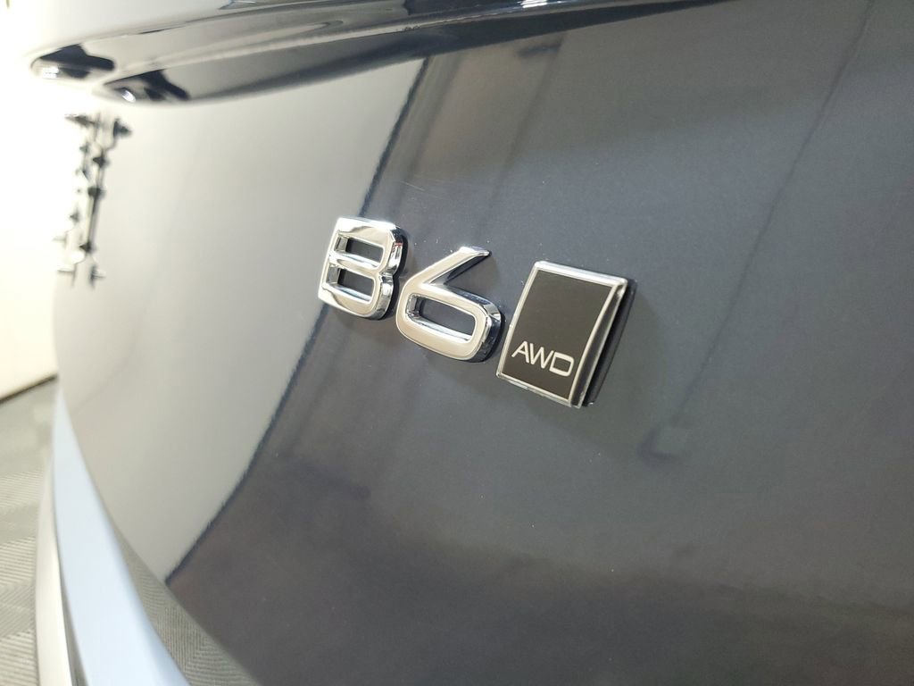 Certified 2025 Volvo XC90 B6 Ultra image 9