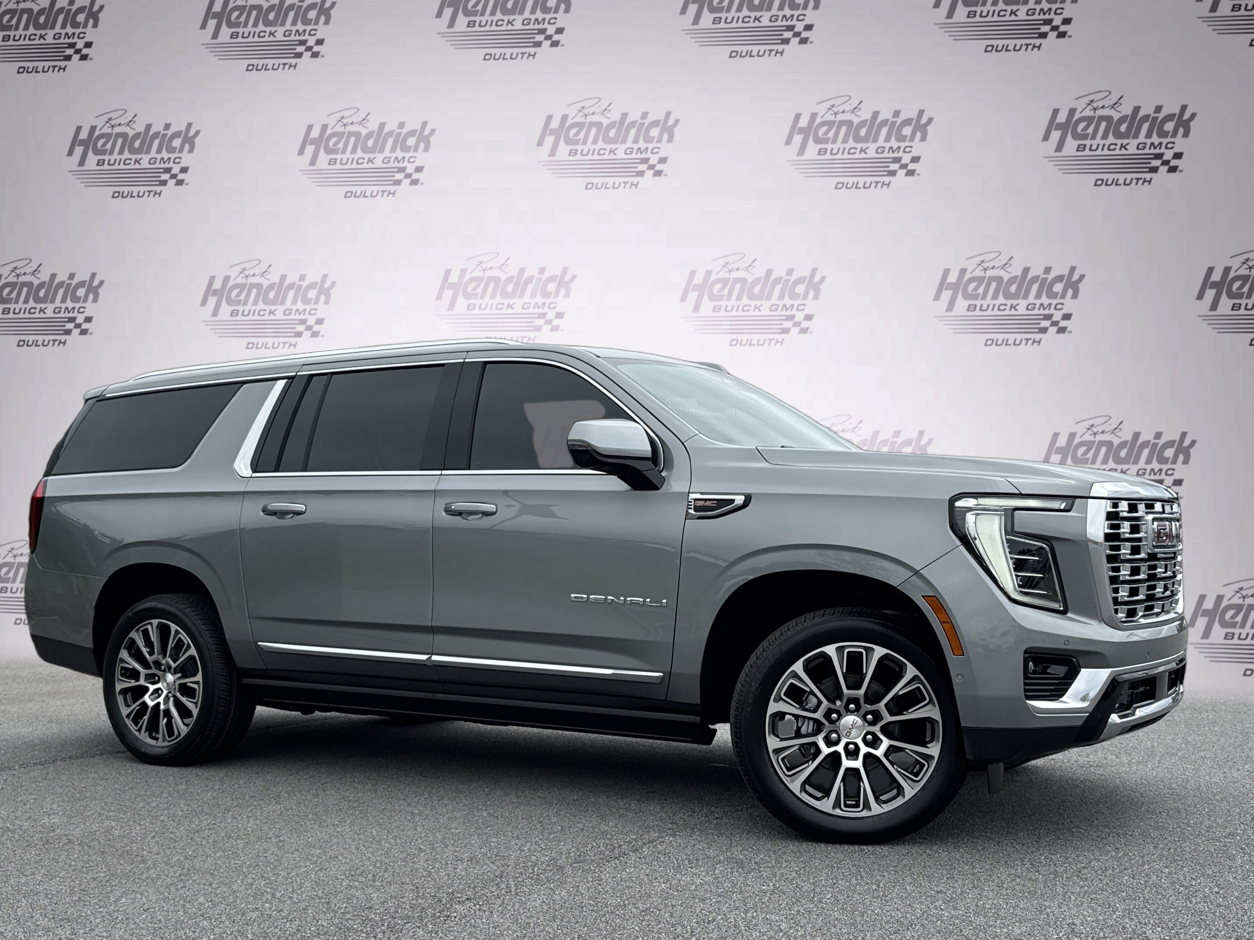 New 2026 GMC Yukon XL Denali w/ Denali Reserve Package AWD/4WD image 2