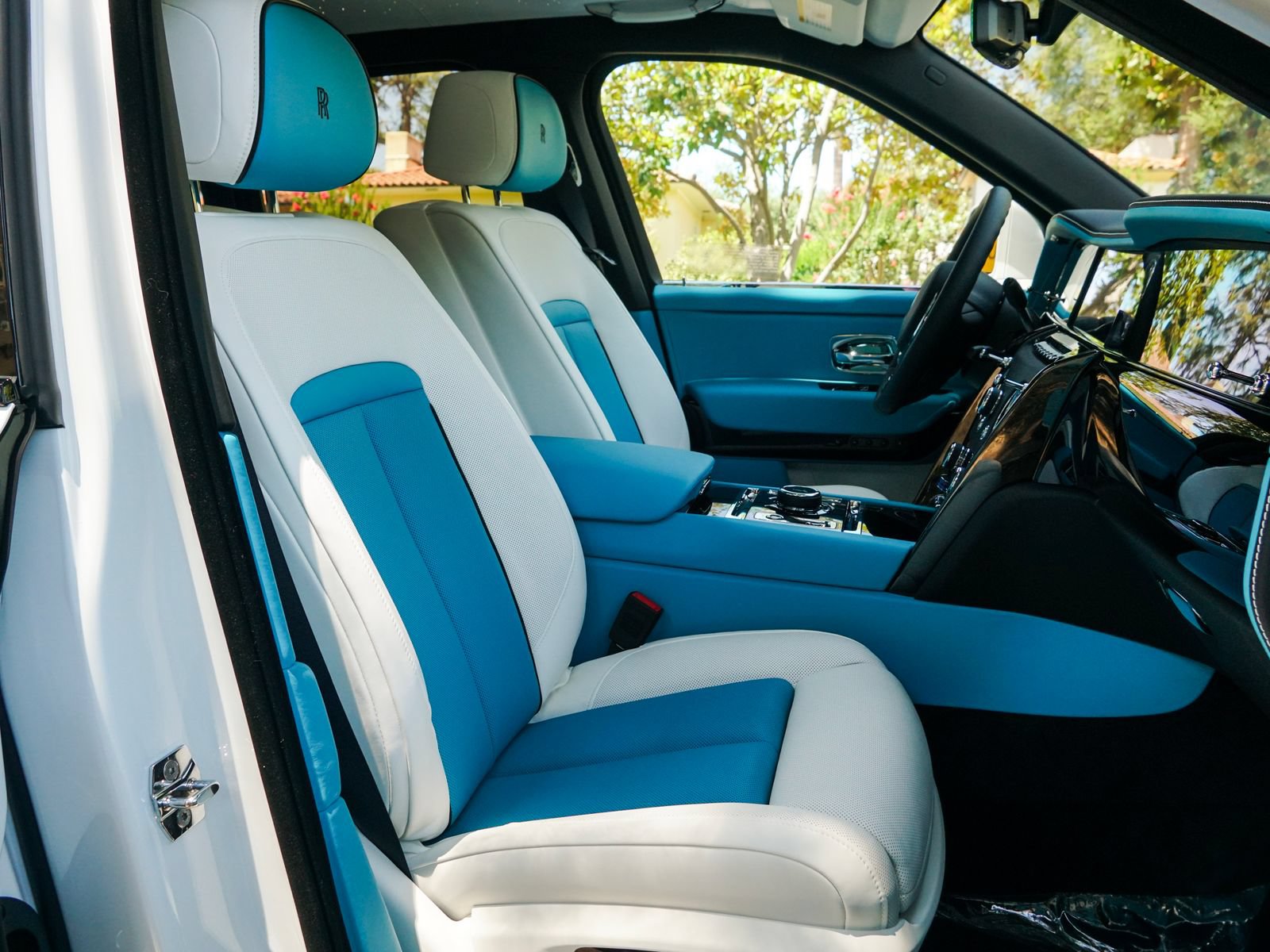 New 2027 Rolls-Royce Cullinan Black Badge AWD/4WD image 30