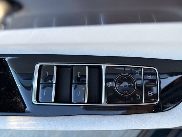 Used 2026 Cadillac Vistiq Luxury image 15