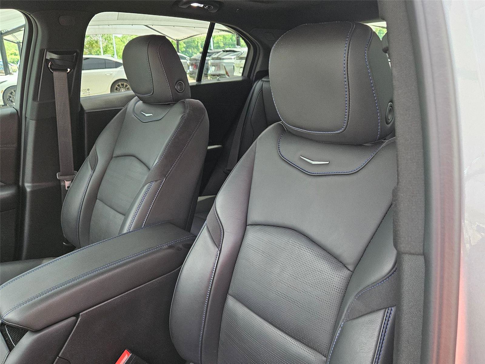 Used 2024 Cadillac XT4 Sport FWD image 11