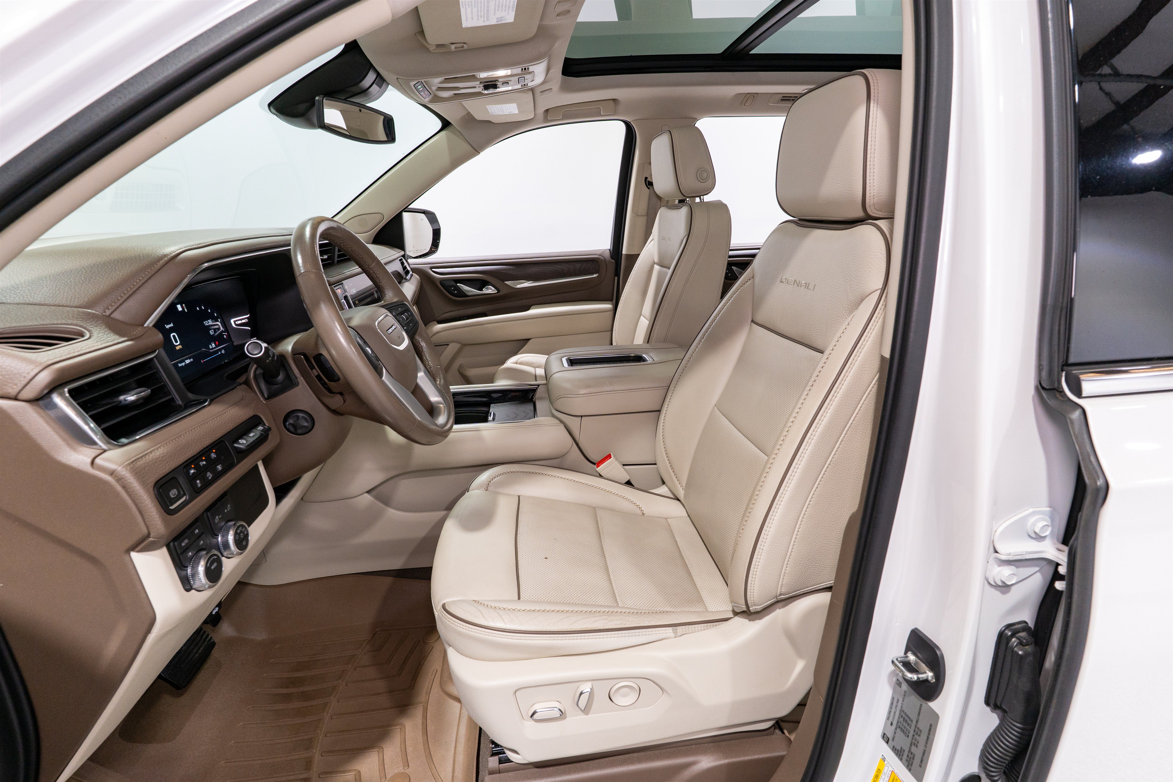 Used 2023 GMC Yukon Denali AWD/4WD image 17