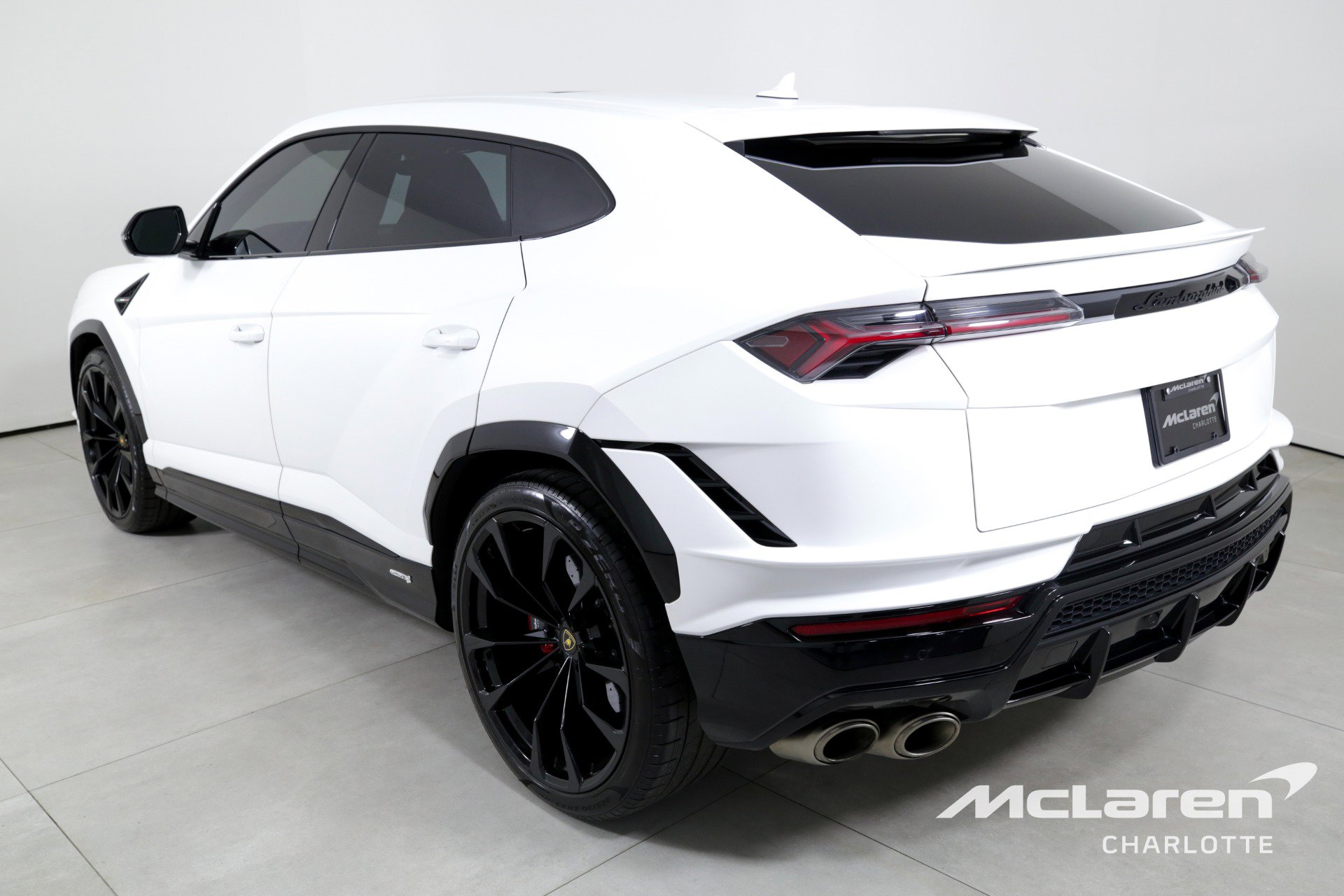 Used 2023 Lamborghini Urus S image 6