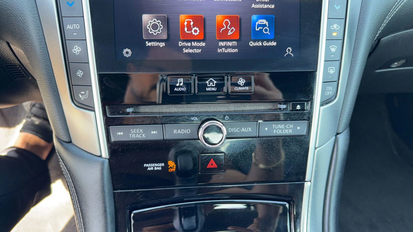 Used 2020 INFINITI Q60 3.0t Luxe RWD image 22