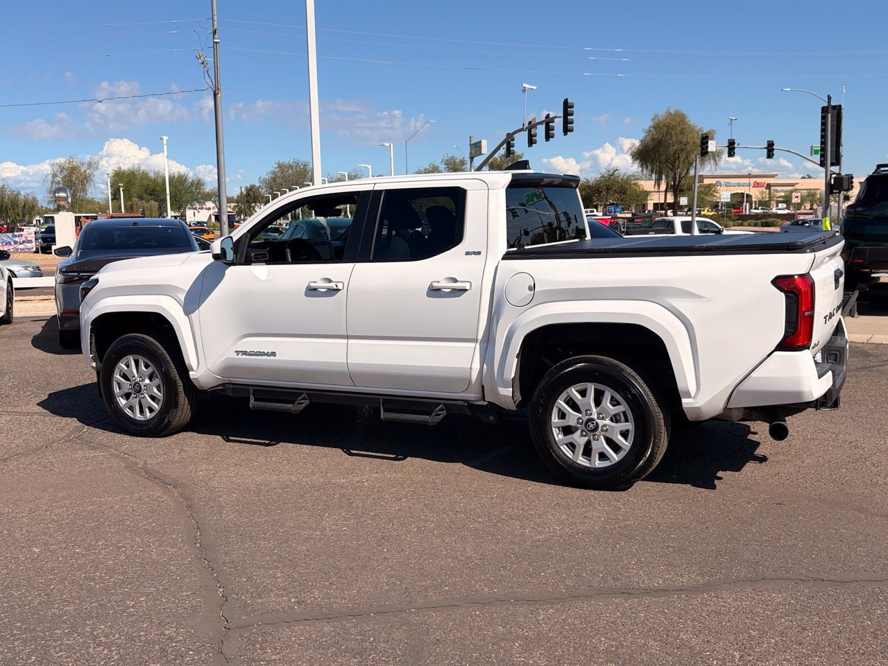 Used 2024 Toyota Tacoma SR5 AWD/4WD image 4